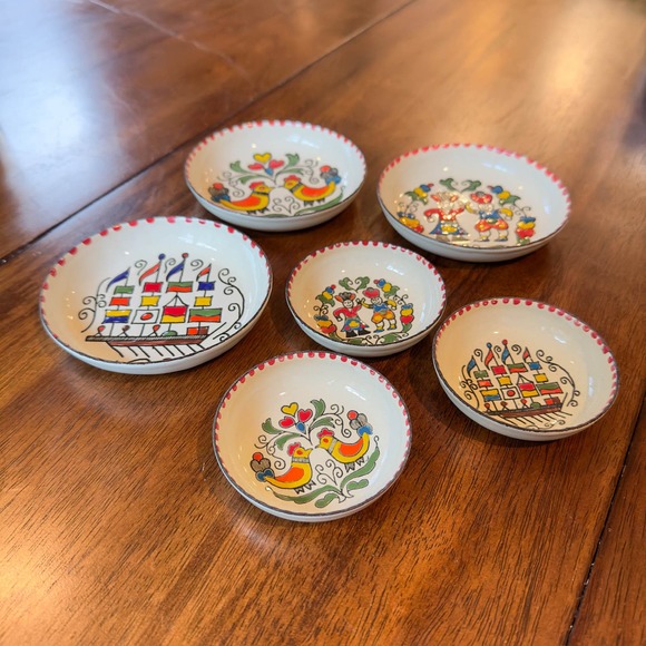 Greek Enamelware Plates Dishes Hand Painted Set Of Six Moissiadis Signed - Picture 7 of 12